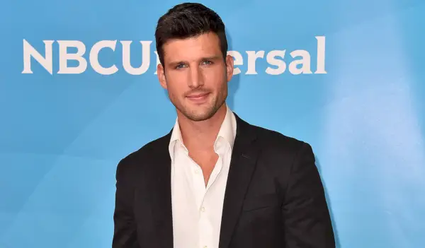 Parker Young - 9-1-1: Estrela Solitária