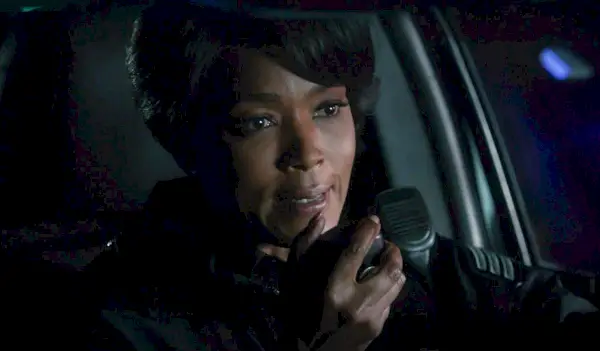 9-1-1, Angela Bassett