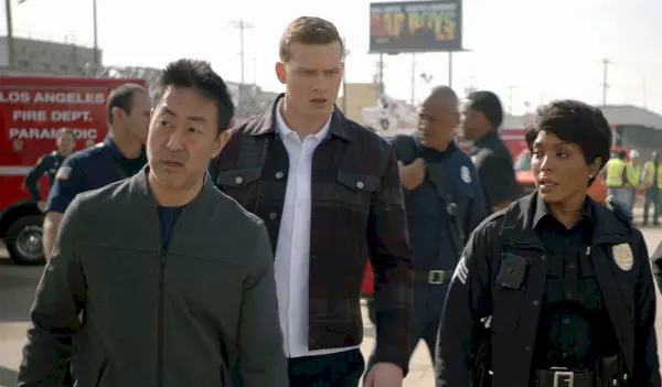 Kenneth Choi, Oliver Stark a Angela Bassett