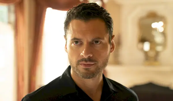 Adan Canto, Sprzątaczka