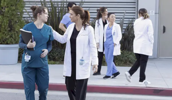 Kate Walsh nel ruolo di Addison Montgomery in Gray