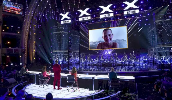 Nightbirde på videochat på AGT