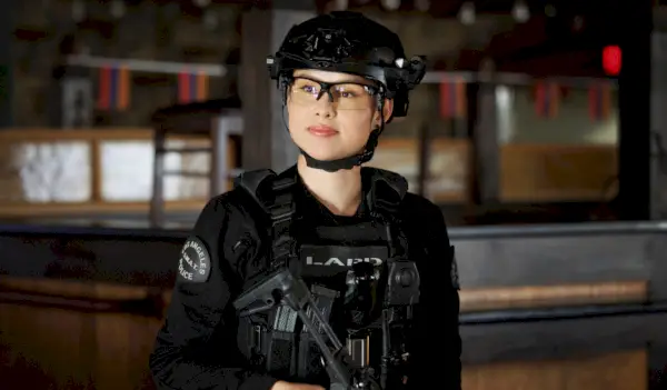 Anna Enger Ritch als Zoe Powell in S.W.A.T auf CBS