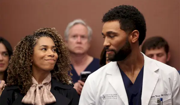 Kelly McCreary como Maggie Pierce e Anthony Hill como Winston Ndugu em Grey