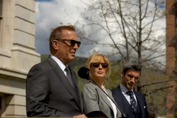 John Dutton, Beth Dutton og Jamie Dutton i sæson 5 af Yellowstone