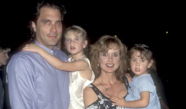 L'attrice Jacklyn Zeman, il marito Glenn Gordon e le figlie Cassidy Gordon e Lacey Gordon partecipano all'uscita di