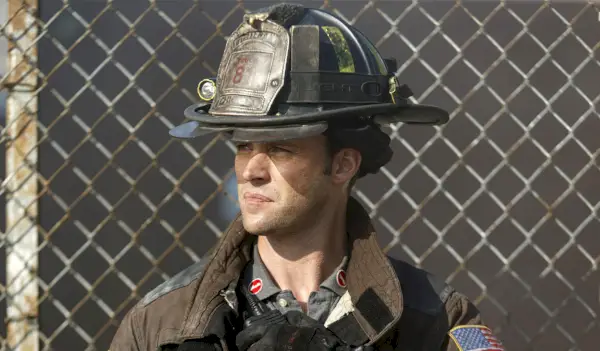 Jesse Spencer jako Matthew Casey v Chicago Fire