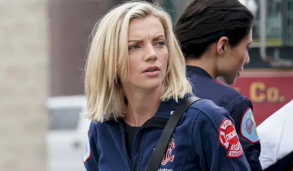 Kara Killmer nel ruolo di Sylvie Brett in Chicago Fire