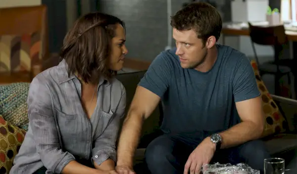 Gabby Dawson og Matthew Casey, Chicago Fire