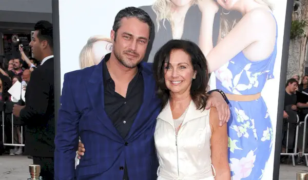 Taylor Kinney i jego matka Pamela Heisler