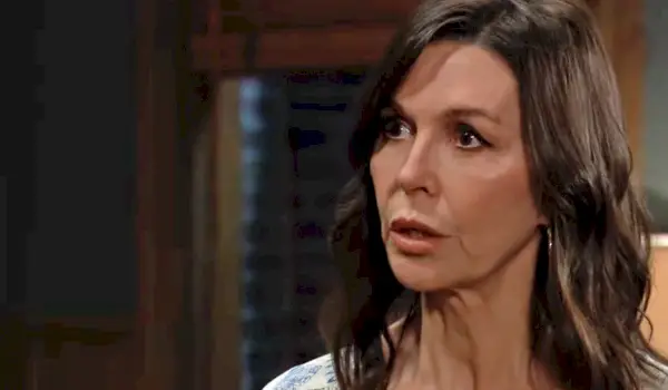 Anna går ind alene GH
