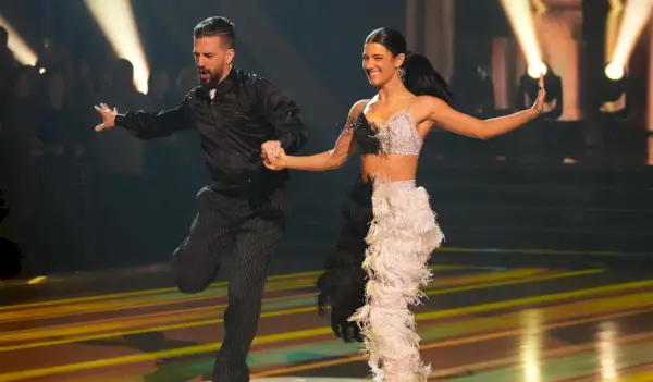 Mark Ballas a Charli D