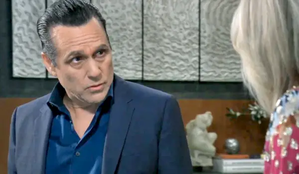 Sonny n'est pas content d'Ava GH