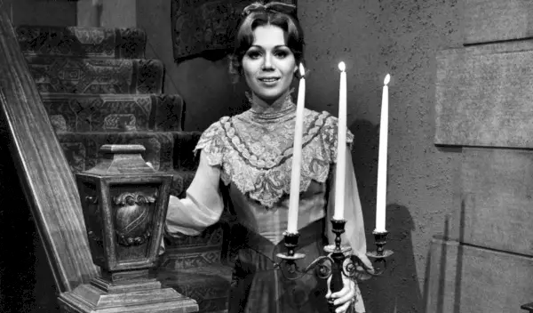 DARK SHADOWS - סיקור תוכנית - 7 באפריל, 1969. (צילום מאת ABC Photo Archives/Disney General Entertainment Content באמצעות Getty Images)KATHRYN LEIGH SCOTT