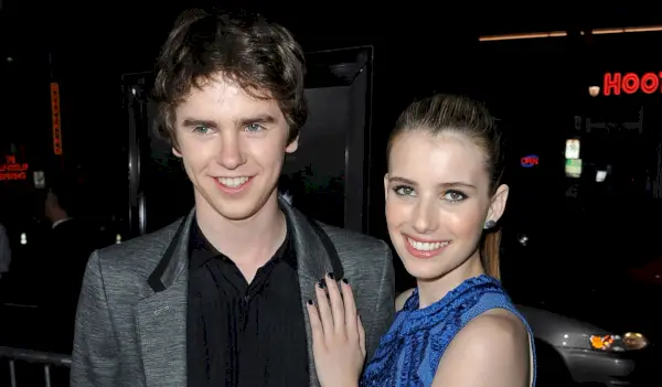 Freddie Highmore und Emma Roberts