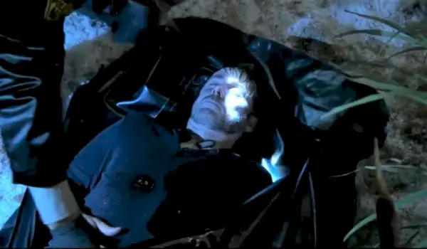 Julian i en bodybag General Hospital