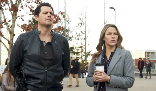 Kristoffer Polaha וג'יל וגנר, Hallmark Mystery 101