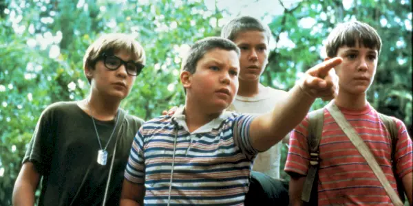 De unge drenge i en skov i Stand by Me