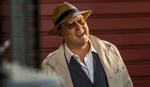 James Spader como Vermelho, A Lista Negra