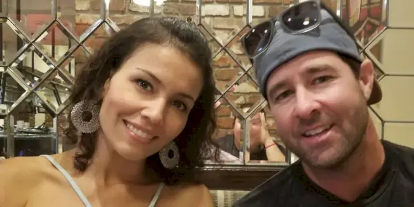 Evelyn Halas Justin Halas Il fidanzato di 90 giorni sorride fuori