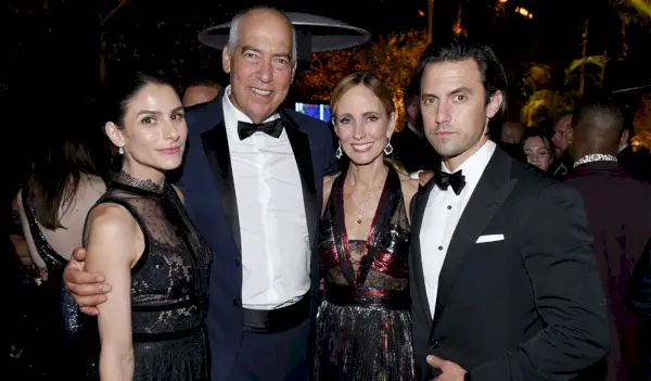 Gary Newman, Dana Walden, Milo Ventimiglia og Kelly Egarian under Emmy Awards 2017