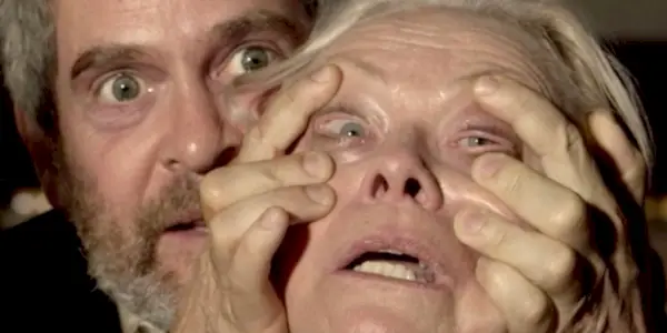 Bird Box: postava je nútená pozrieť sa na bezmennú hrozbu.