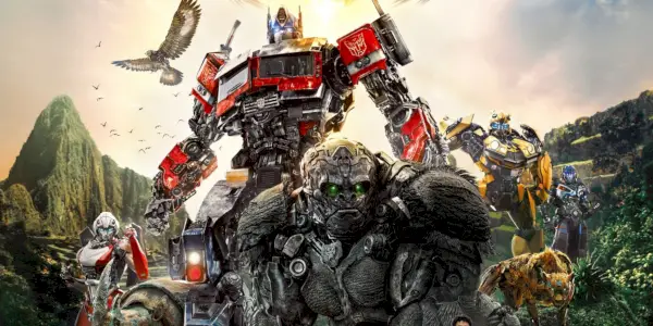 Varios Transformers caminan penosamente por la selva tropical en Rise of the Beasts
