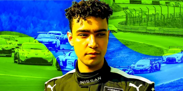 Archie Madekwe como Jann Mardenborough parece vacilante en Gran Turismo con un collage de autos de carreras detrás de él