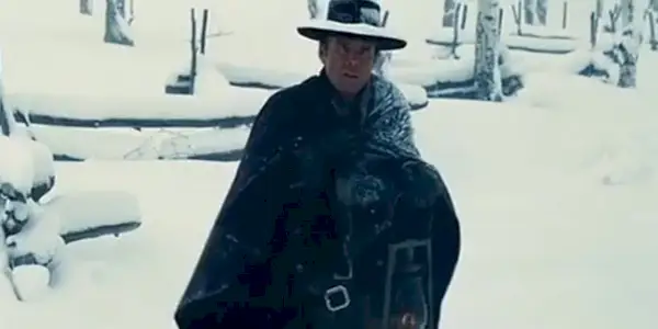Chris Mannix na śniegu w „Nienawistnej ósemce”.