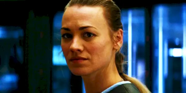 Yvonne Strahovski en La guerra del mañana