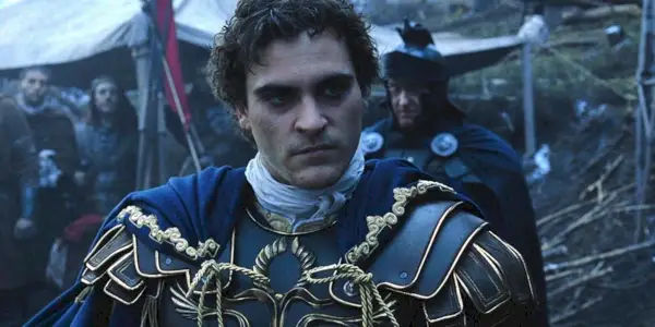 Commodus parece irritado em Gladiador