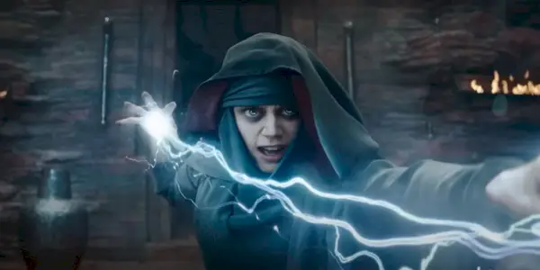 Sofina kaster Chain Lightning i Dungeons og Dragons Honor Among Thieves.