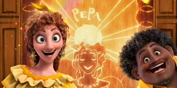 Pepa i Felix uśmiechają się przed jej drzwiami w Encanto