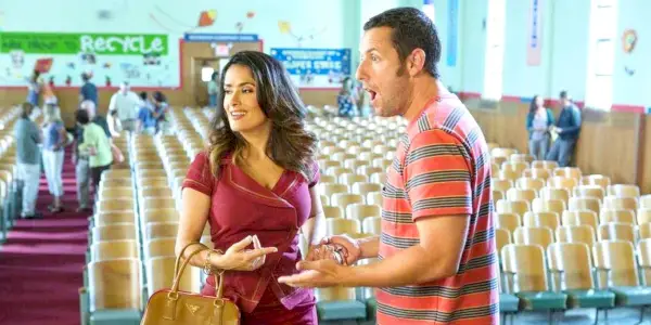 אדם סנדלר וסלמה האייק פינו ב-Grown Ups.