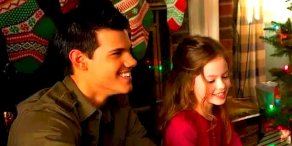 Jacob Black a Renesmee Cullen vo filme Twilight Breaking Dawn
