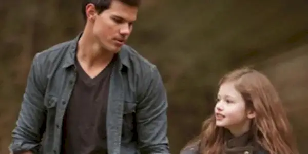 Jacob-and-Renesmee-Imprinting Cropped