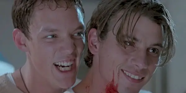 Billy e Stu sorridono in Scream