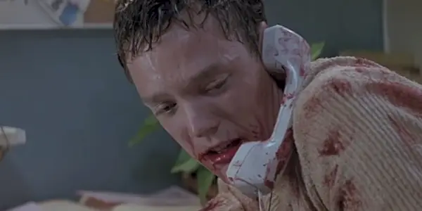 Stu al telefono in Scream (1996)