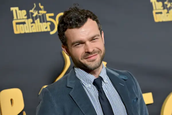 Alden Ehrenreich, Alice Englert, belas criaturas