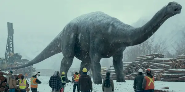 Apatozaur ryczący na placu budowy w Jurassic World Dominion