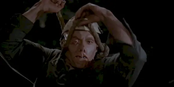 Jason Voorhees enlève son masque dans Friday The 13th Part 3