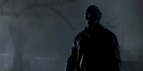Un Jason ressuscité dans le cimetière dans Vendredi 13 Partie VI Jason Lives