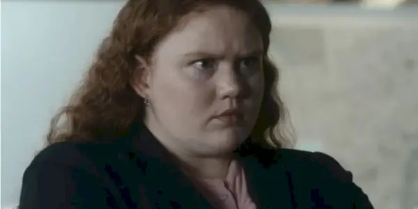 Bronwyn James nel ruolo di Wade accigliato in Lockwood and Co.