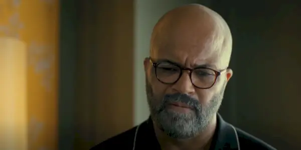 Jeffrey Wright em American Fiction parece preocupado