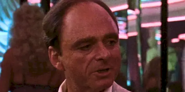 Bernstein kigger sidelæns i Scarface