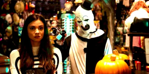 Terrifier-2-Art-the-Clown-Sienna-1