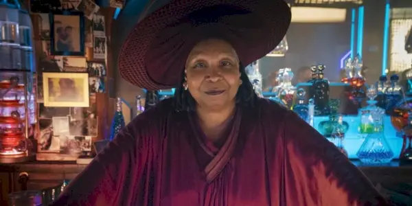 Quinan em um bar em Star Trek Picard