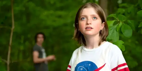 Farrah Mackenzie som Rose i Leave the World Behind