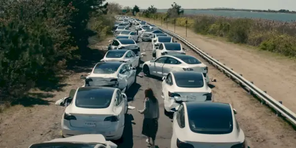 Teslaer hopet seg opp i Leave the World Behind