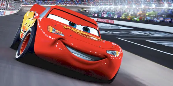 Lynet McQueen kører i biler